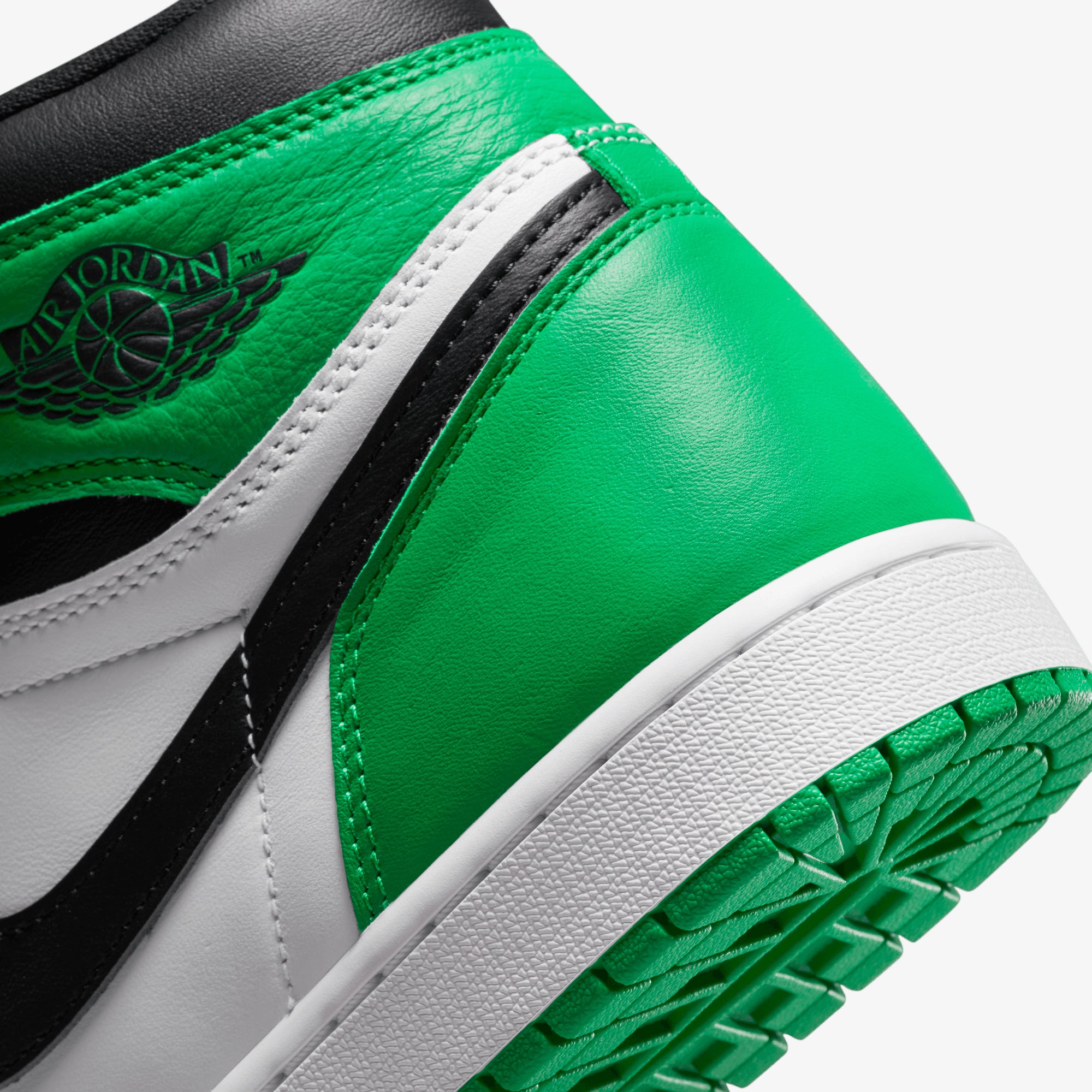 AIR JORDAN 1 RETRO HIGH OG 'BLACK/LUCKY GREEN-WHITE'