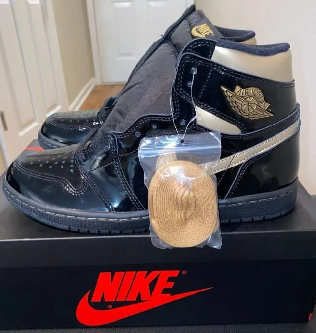 Air jordan 1 retro high og gold top 3