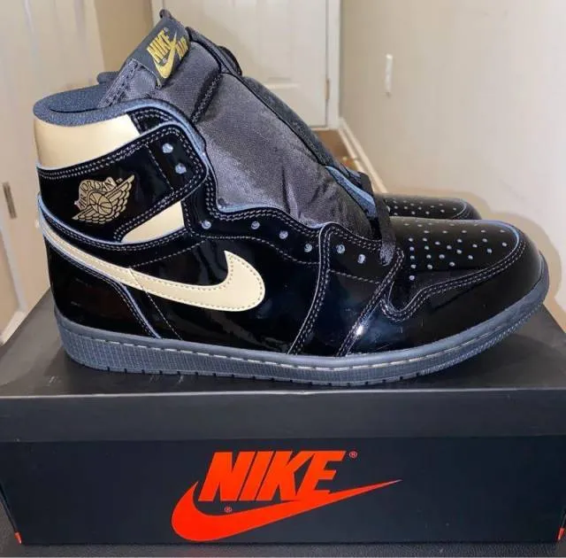 Air jordan 1 retro high og gold top 3