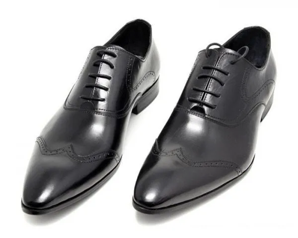 Business Shoes for Men with Bostonian Perforation Design - Black