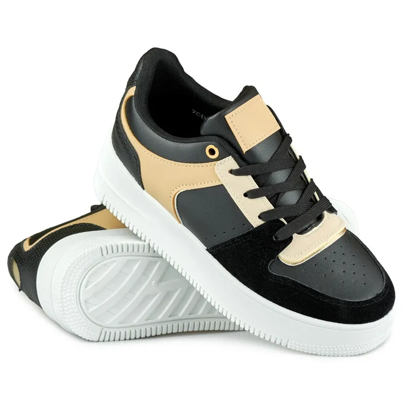 Fashionable women's black sports shoes