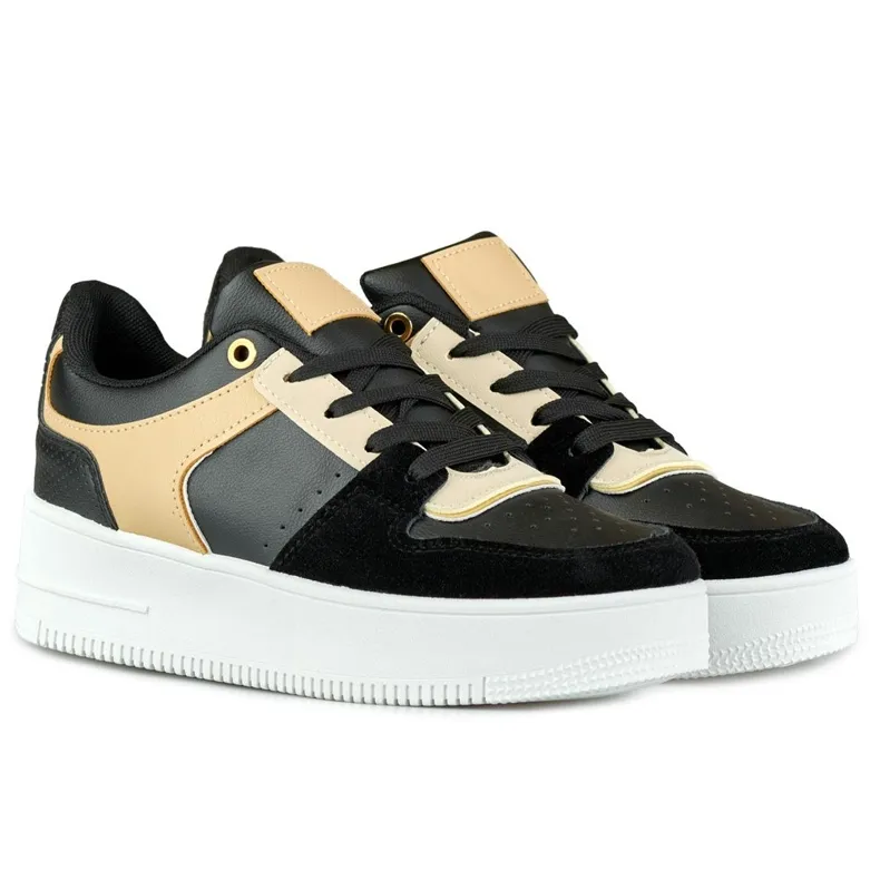 Fashionable women's black sports shoes