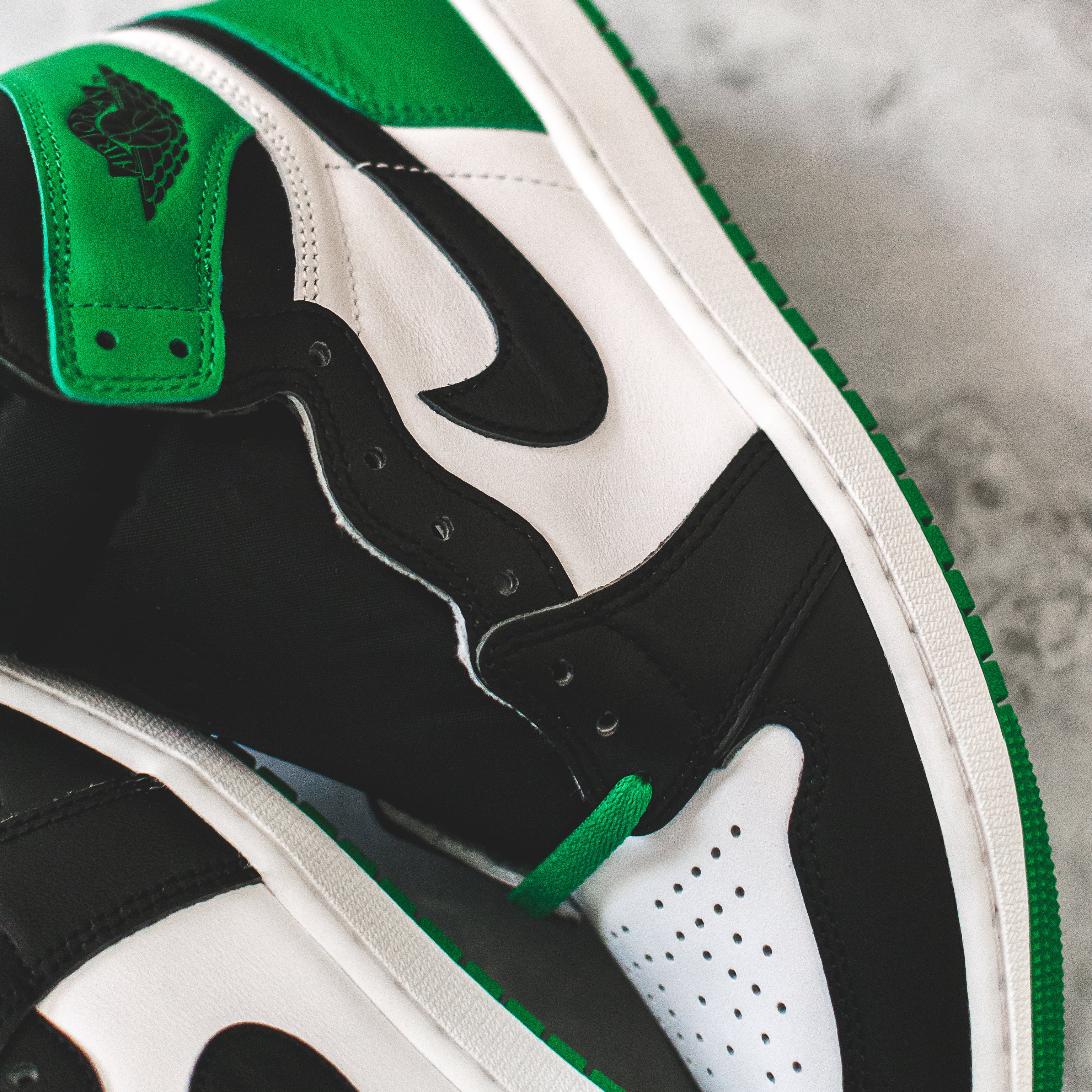 Jordan 1 Retro High OG Lucky Green