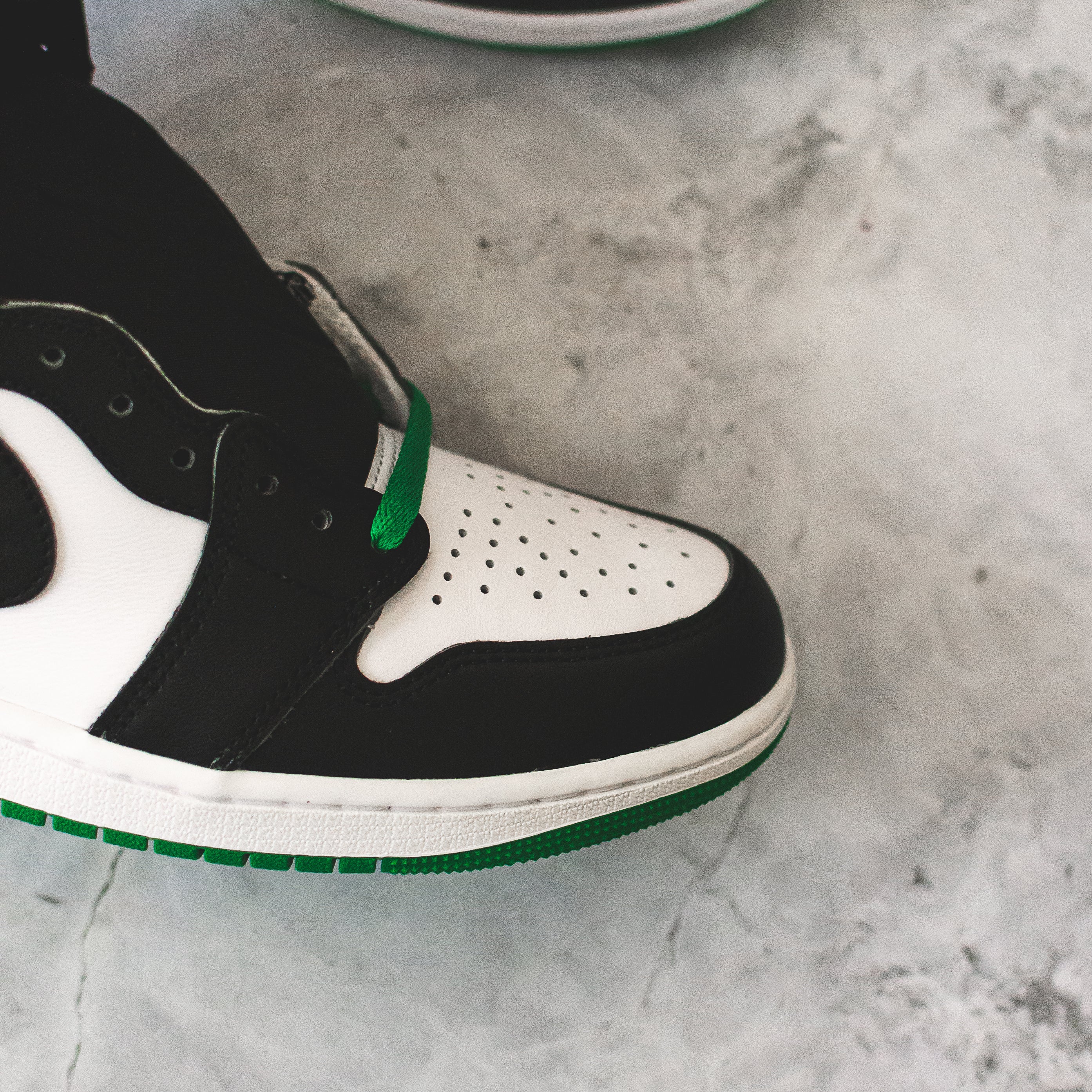 Jordan 1 Retro High OG Lucky Green