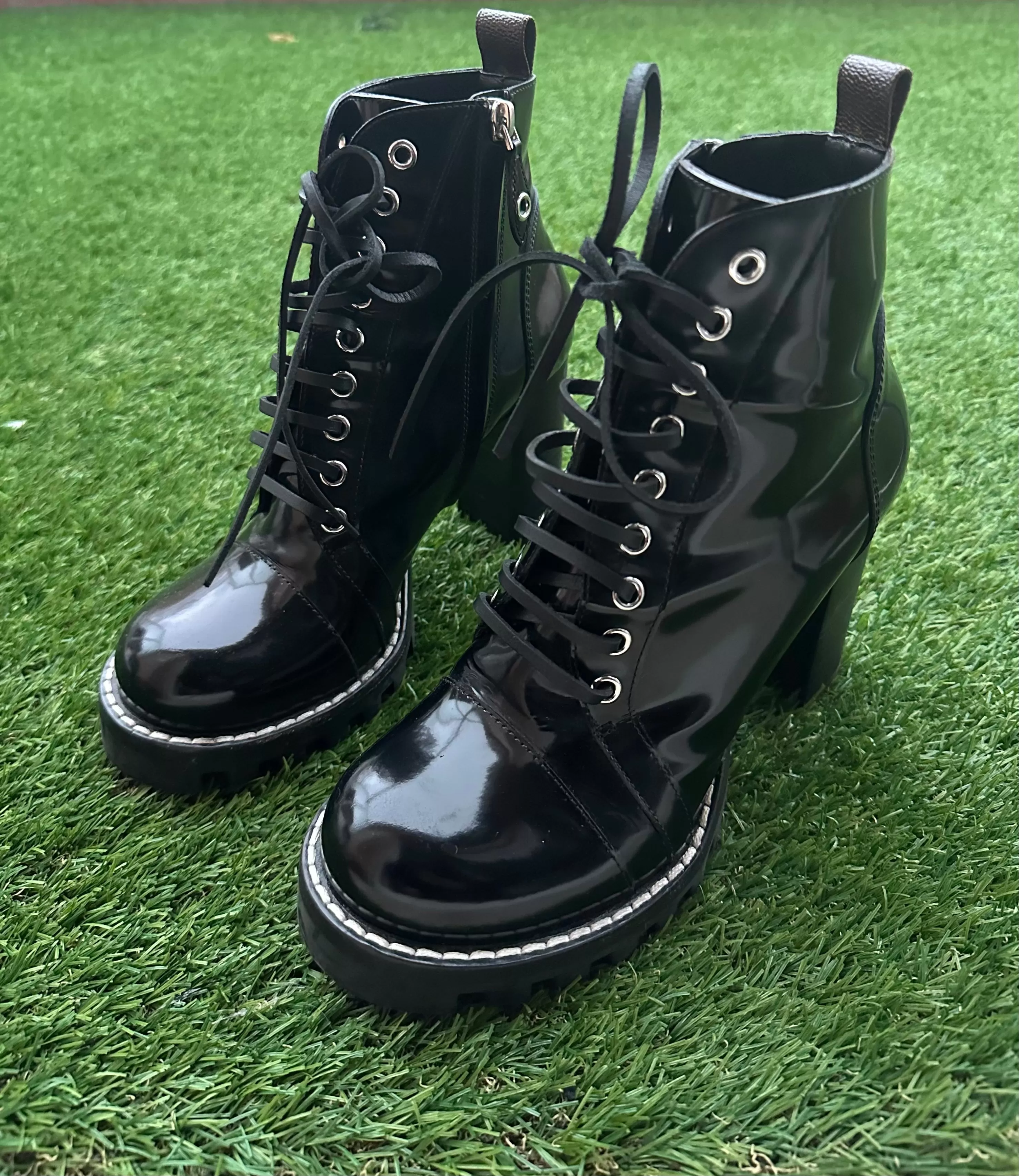 LOUIS VUITTON - Star trail booties patent leather black size 39 EU