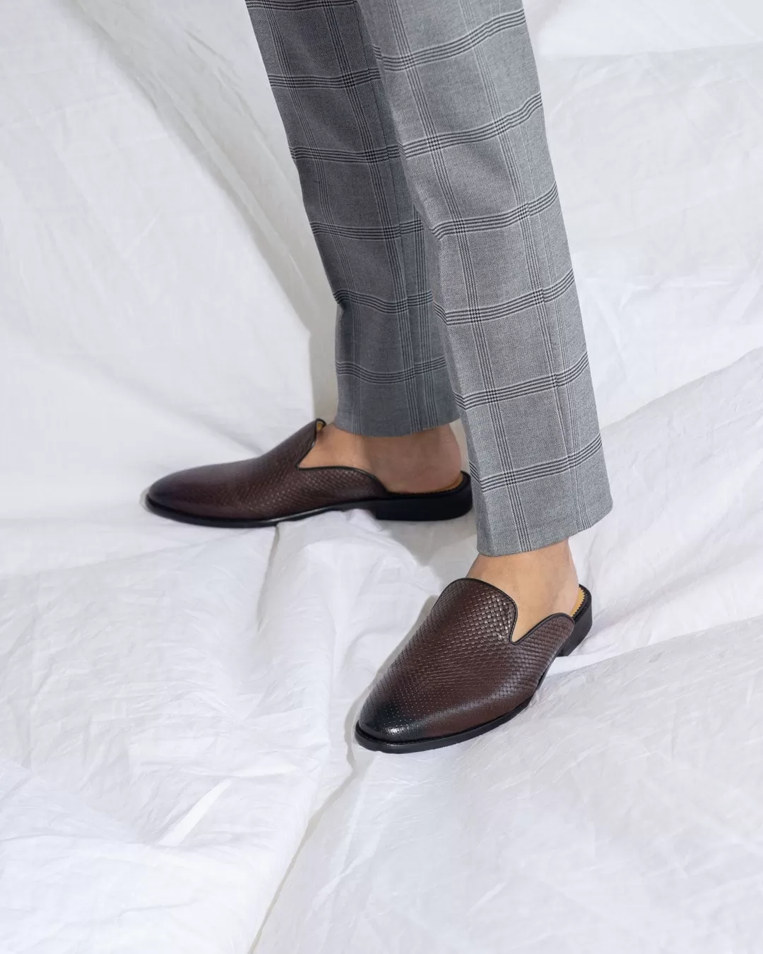 Mules - Dark Brown Woven Leather