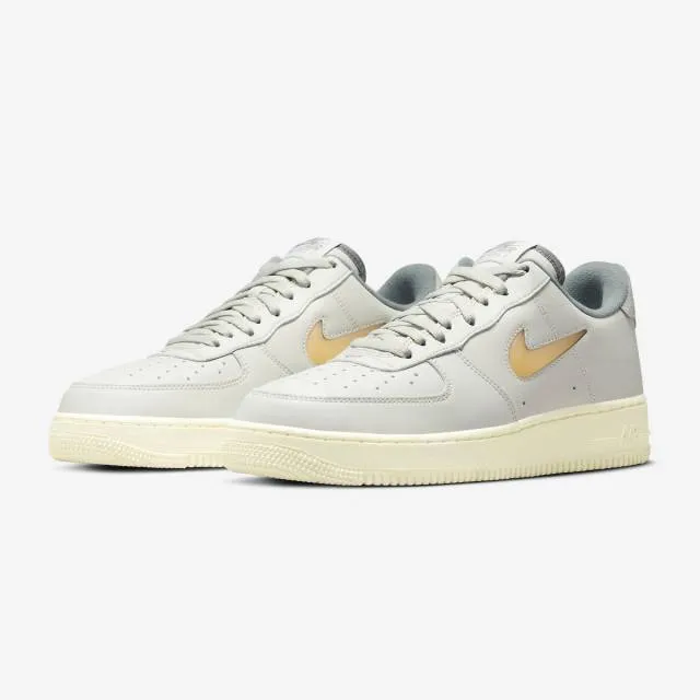 Nike Air Force 1 Low '07 LX (Light Bone Jewel/ Pale Vani...