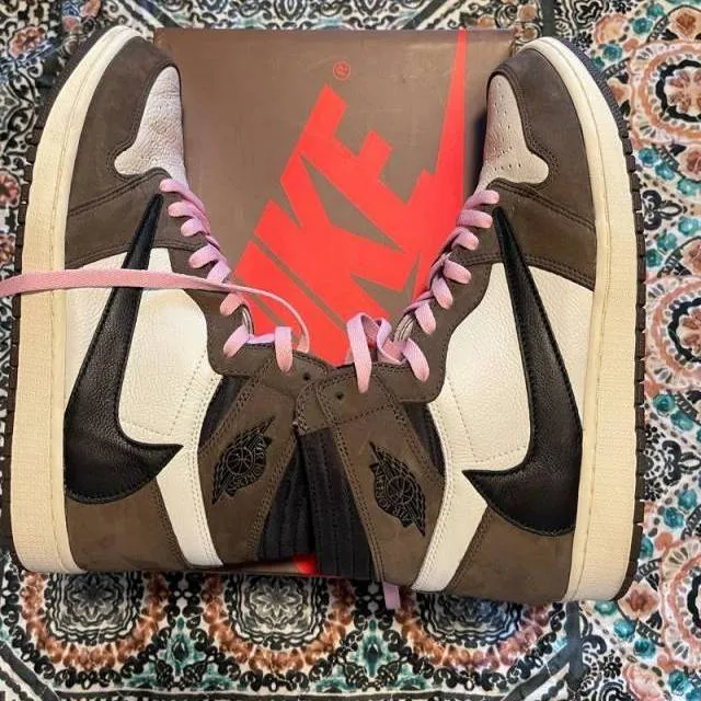 Travis scott x air jordan 1 retro high og