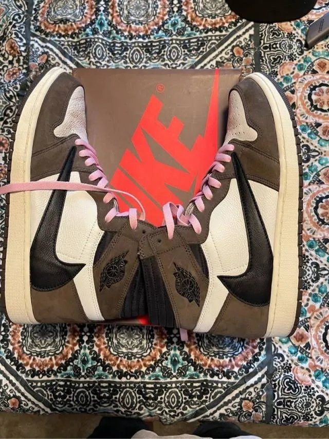 Travis scott x air jordan 1 retro high og